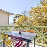 Arcachon: Appart T2 Residentiel Pres Plage, 2 Balcons - Fr-1-433-137