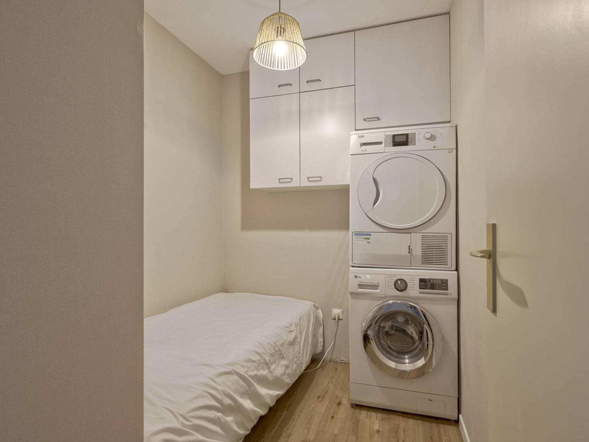 Arcachon: T2 Residentiel Pres Plage, 2 Balcons - Fr-1-433-137 *